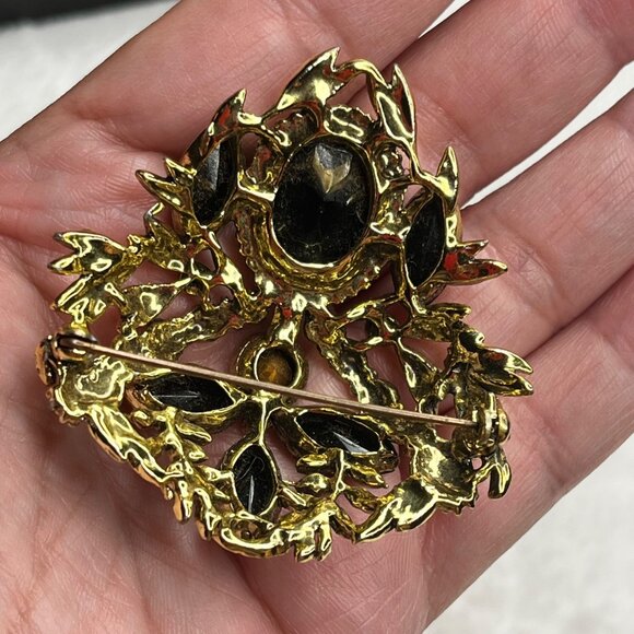Vintage Gold-Tone Brooch With Black Stones - Picture 2 of 2